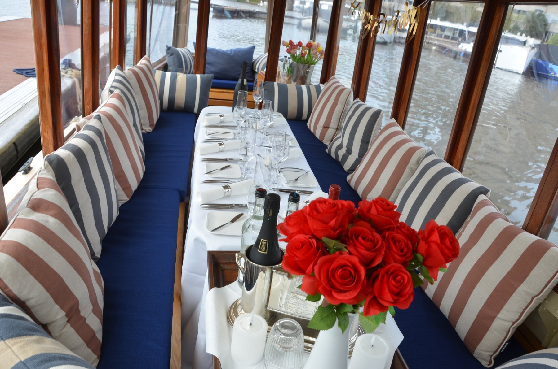 Private dinner cruise