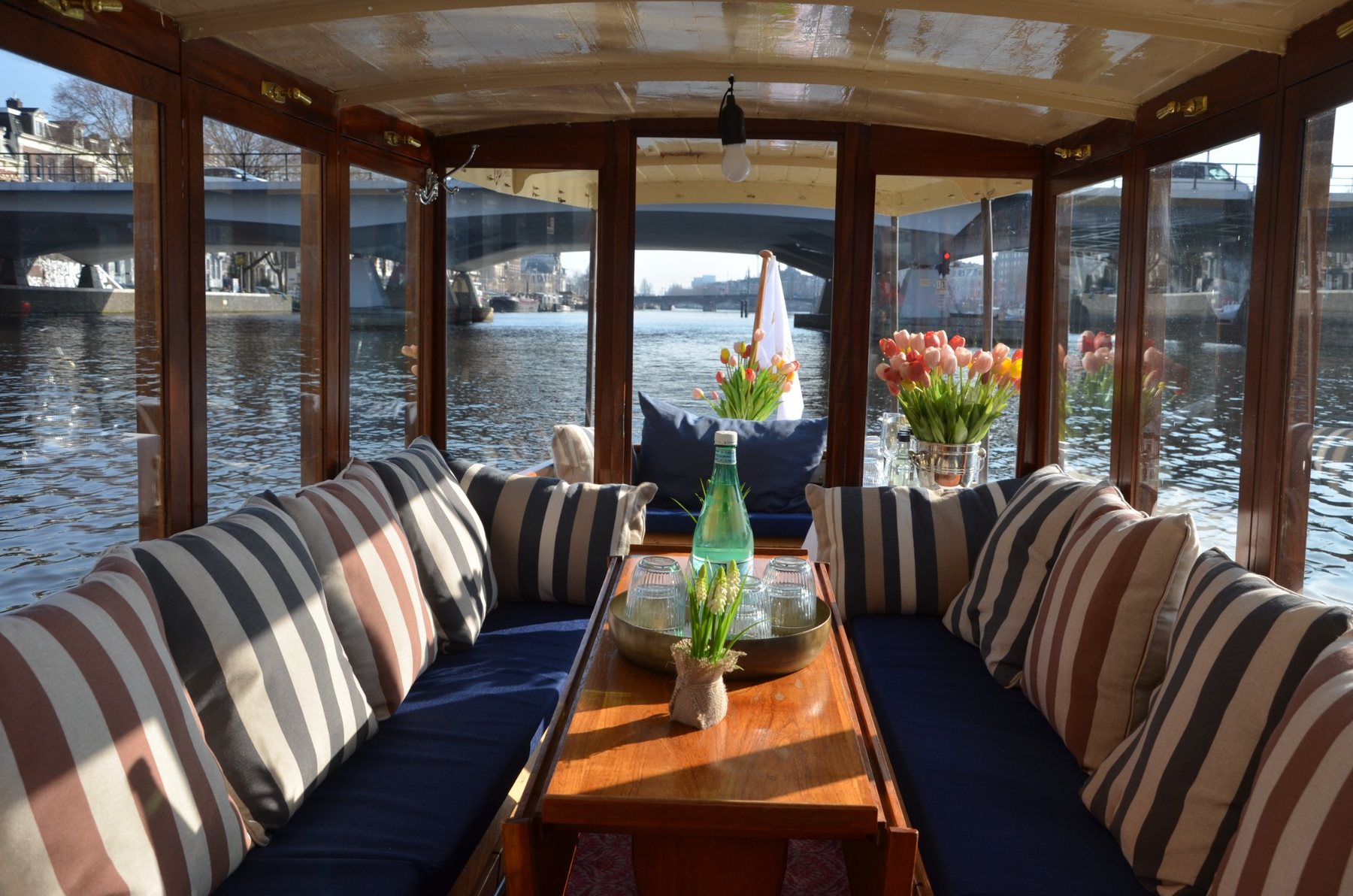 Interior salon boat