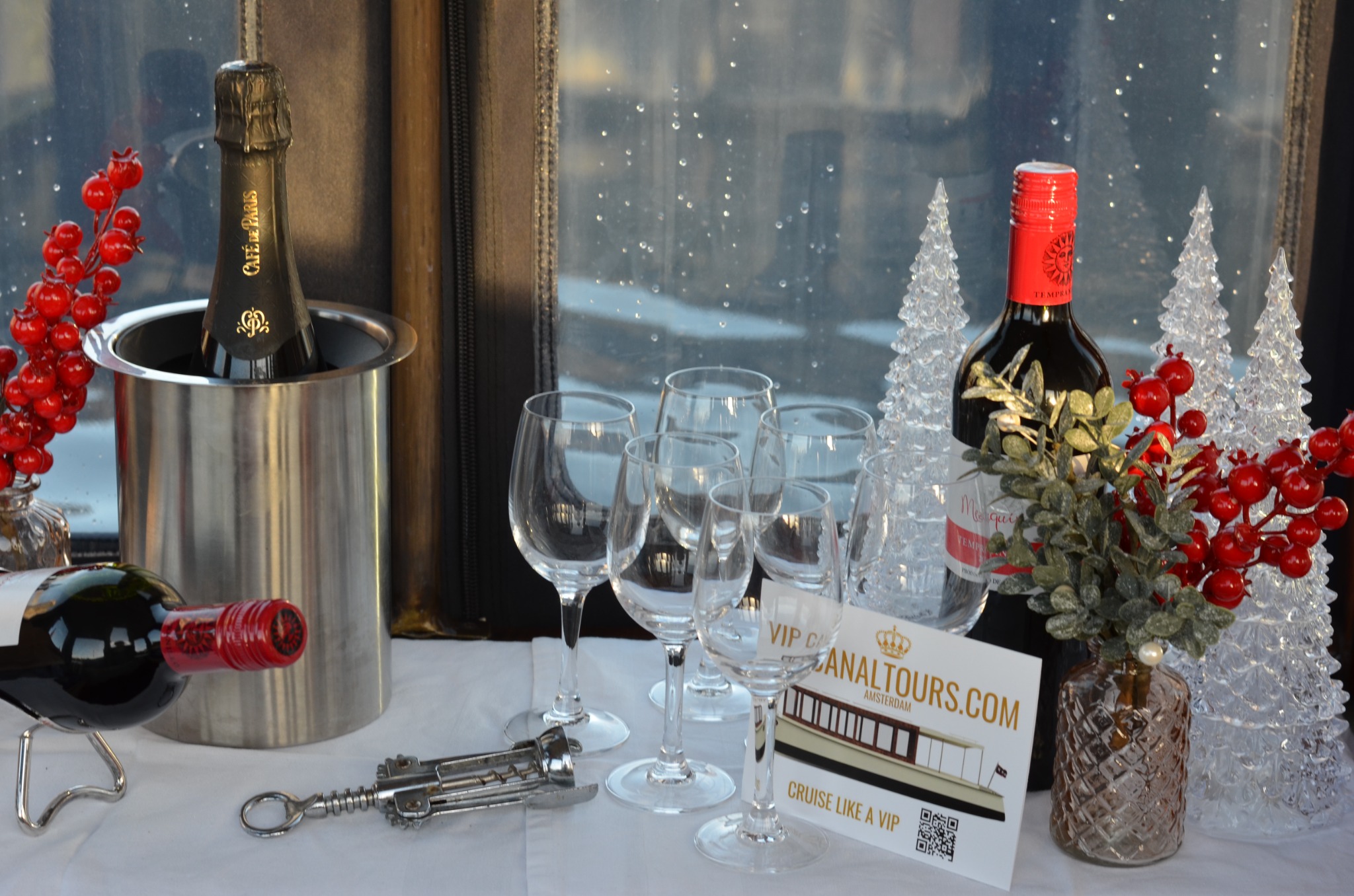 Private dinner setting aboard salon boat Energie